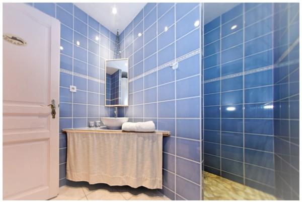 MARCIAC(32) proche, BELLE PROPRIETE GASCONNE 3ha, maison de maitre, 4 gîtes, piscine, boxes à chevaux