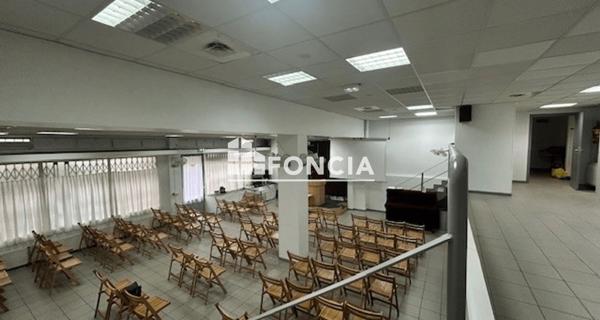 À vendre Local commercial 222.63 m² - Paris 75020