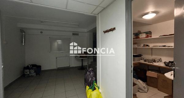 À vendre Local commercial 222.63 m² - Paris 75020