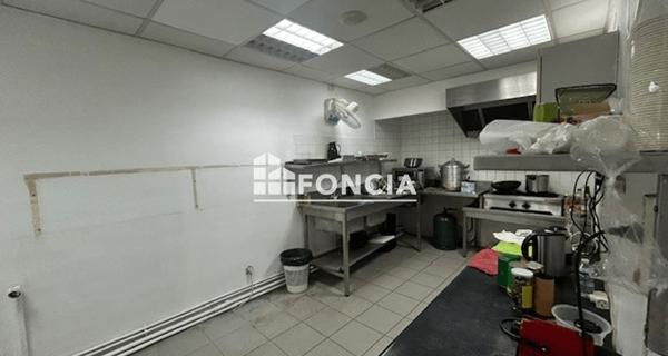 À vendre Local commercial 222.63 m² - Paris 75020