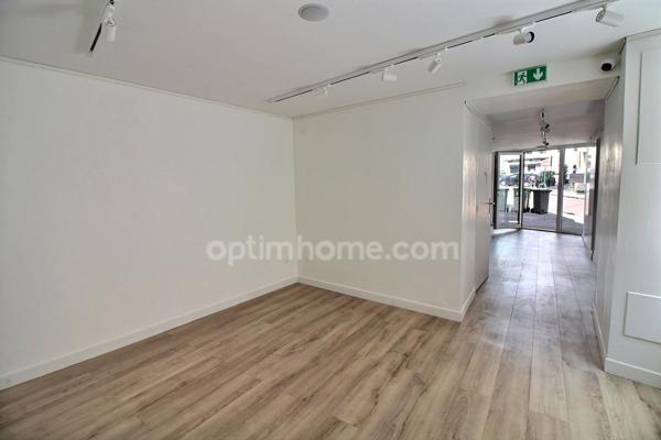 Local commercial de 42 m2 en RDC à louer à MAULE (78)