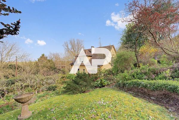 Maison Bougival 7 pièce(s) 165 m2 780 000 € **  - Référence  19990