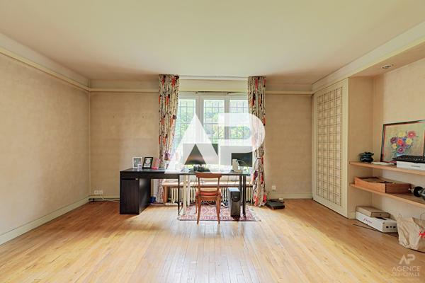 Maison Bougival 7 pièce(s) 165 m2 780 000 € **  - Référence  19990