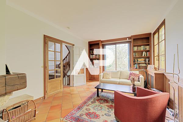 Maison Bougival 7 pièce(s) 165 m2 780 000 € **  - Référence  19990