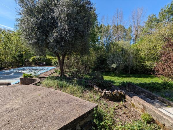 Maison charentaise 8 pièces, 5 chambres Saintes Saintes (17100)