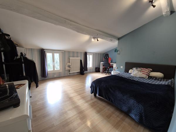 Maison charentaise 8 pièces, 5 chambres Saintes Saintes (17100)