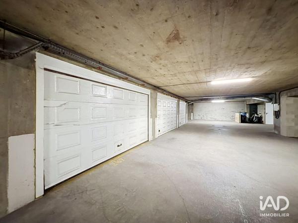 Parking à vendre 2 020 m² Paris 20