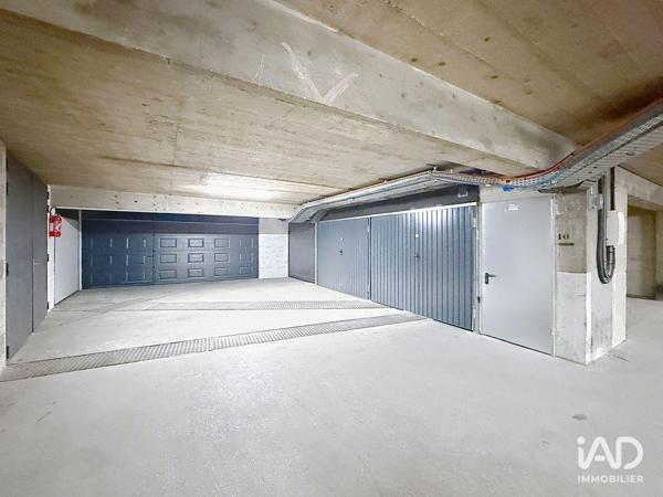 Parking à vendre 2 020 m² Paris 20