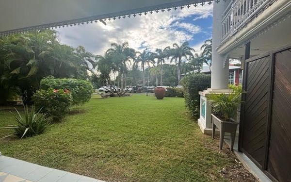 Appartement à louer    1 pièce •  Saint-François