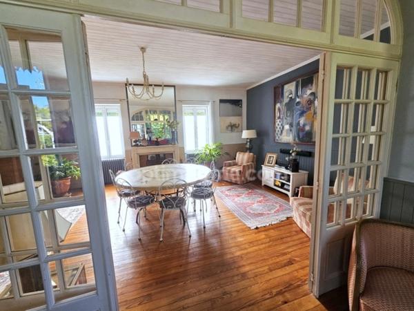 Coup de cœur à Nersac — Demeure de charme de 244 m² et 5 chambres, aux prestations haut de gamme. 10 pièces NERSAC (16)