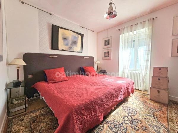 Coup de cœur à Nersac — Demeure de charme de 244 m² et 5 chambres, aux prestations haut de gamme. 10 pièces NERSAC (16)