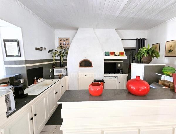 Coup de cœur à Nersac — Demeure de charme de 244 m² et 5 chambres, aux prestations haut de gamme. 10 pièces NERSAC (16)