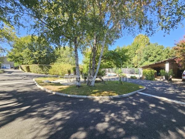 Coup de cœur à Nersac — Demeure de charme de 244 m² et 5 chambres, aux prestations haut de gamme. 10 pièces NERSAC (16)