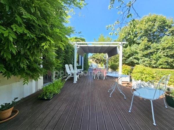 Coup de cœur à Nersac — Demeure de charme de 244 m² et 5 chambres, aux prestations haut de gamme. 10 pièces NERSAC (16)