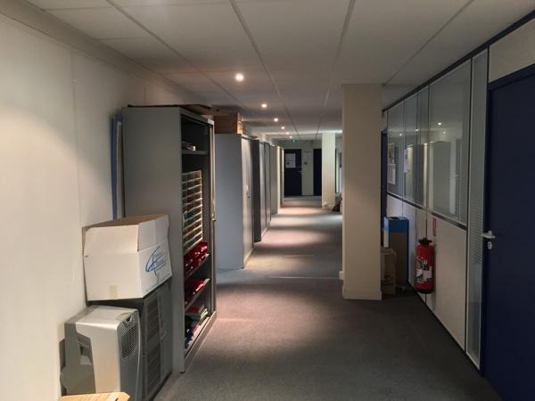 Bureaux à louer au Pecq à proximité du RER A dans parc d'activités