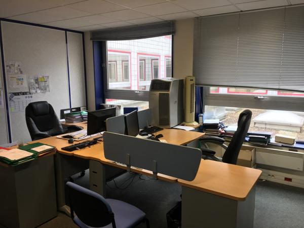 Bureaux à louer au Pecq à proximité du RER A dans parc d'activités