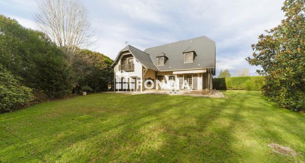À vendre Maison 6 pièces 218 m² - Oloron-sainte-marie 64400