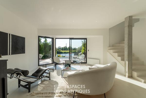 Maison contemporaine rénovée en bord de Seine avec accès et ponton privatifs
