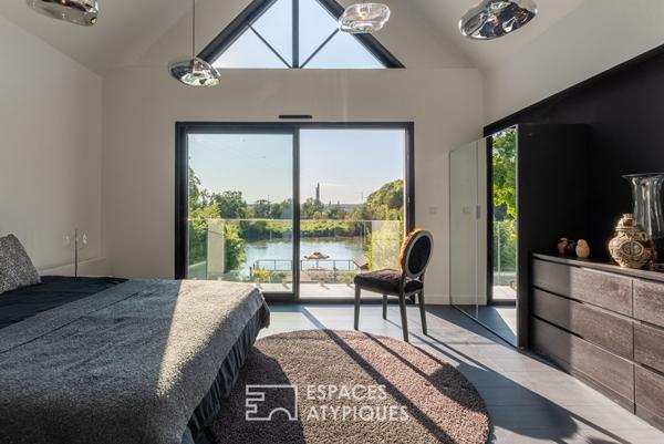 Maison contemporaine rénovée en bord de Seine avec accès et ponton privatifs