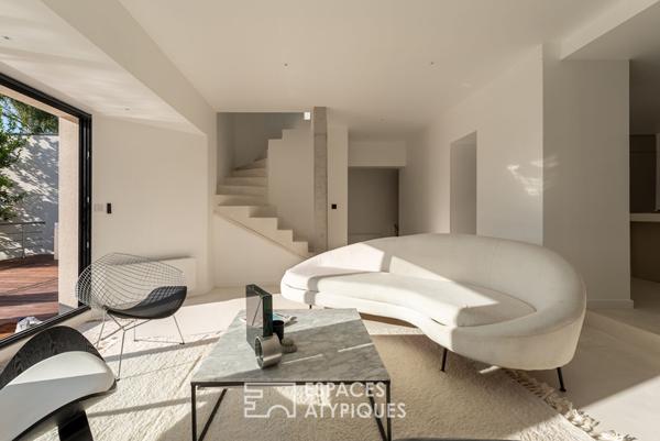 Maison contemporaine rénovée en bord de Seine avec accès et ponton privatifs