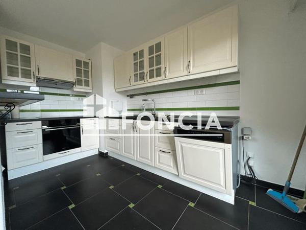 Location Appartement 4 pièces 89.78 m² - 6 RUE DE LA LIBERTE Chatou 78400