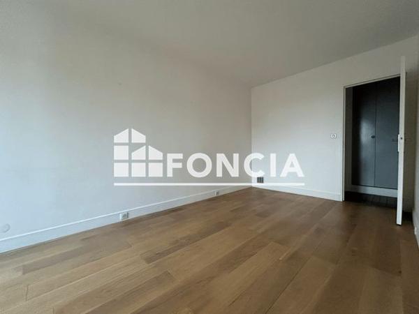 Location Appartement 4 pièces 89.78 m² - 6 RUE DE LA LIBERTE Chatou 78400