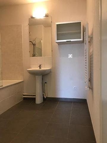 F3 Climatisé de 63 m2 + BALCON + 2 places de parking