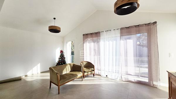 Maison rénovée de 100 m² habitables sur un Terrain 915 m² , Suite parentale & espace indépendant