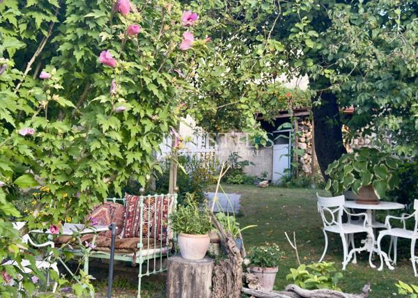 Maison de charme dans un paisible hameau au bord de l’Indre