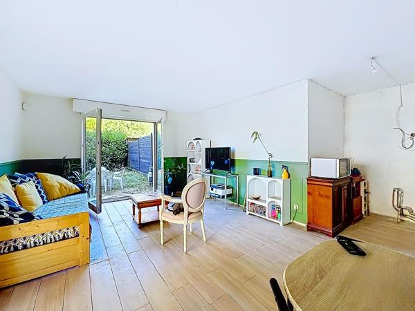 Rez-de-jardin à rénover au cœur de Bonne