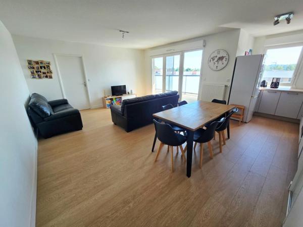 T5 récent de 96 m² avec grande terrasse et garage fermé