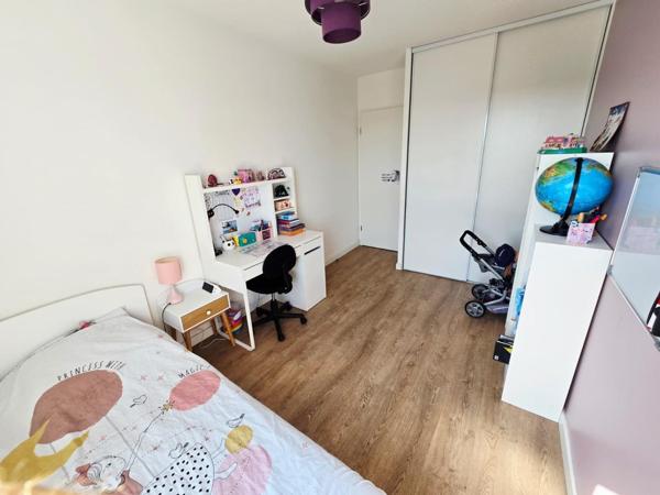T5 récent de 96 m² avec grande terrasse et garage fermé