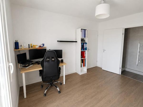 T5 récent de 96 m² avec grande terrasse et garage fermé