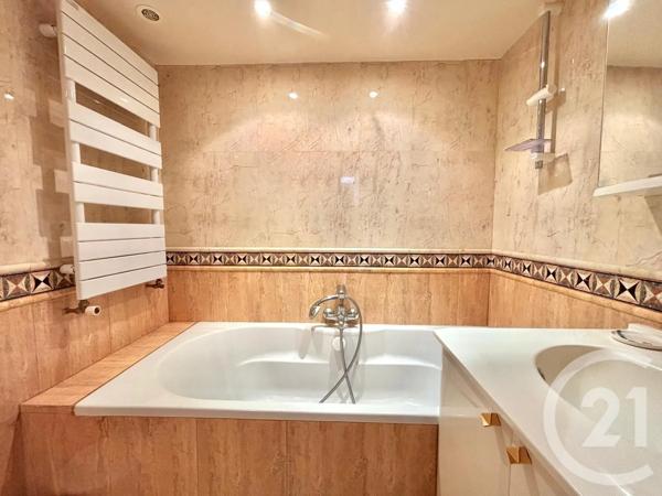 Appartement F4 à vendre  4 pièces - 90,67 m 2   DEAUVILLE  - 14