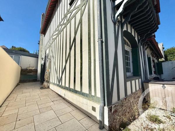 Appartement F4 à vendre  4 pièces - 90,67 m 2   DEAUVILLE  - 14