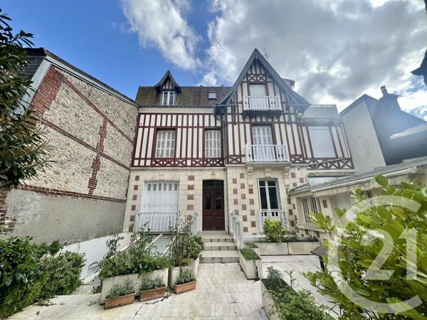 Appartement F4 à vendre  4 pièces - 90,67 m 2   DEAUVILLE  - 14