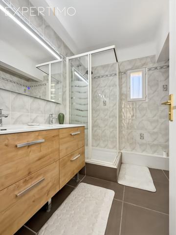 Lunel (34400) Villa de type T4 rénovée de Plain- Pied + 1 Studio + Piscine + 2 Garages