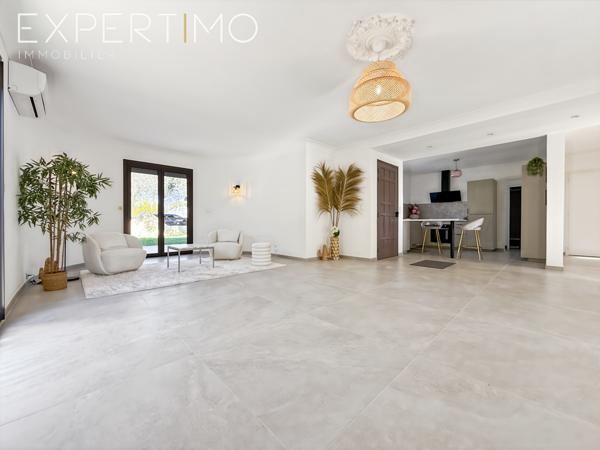 Lunel (34400) Villa de type T4 rénovée de Plain- Pied + 1 Studio + Piscine + 2 Garages
