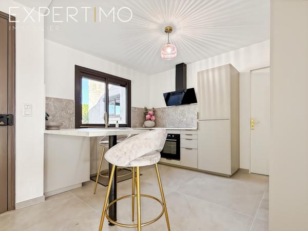 Lunel (34400) Villa de type T4 rénovée de Plain- Pied + 1 Studio + Piscine + 2 Garages