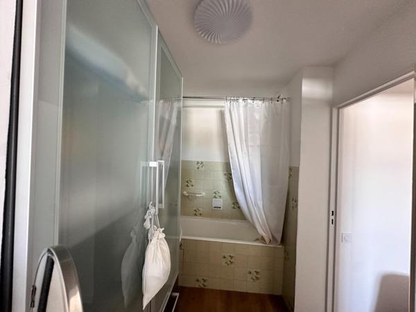 BORDEAUX CAUDERAN Eglise :T3 rénové, 2 ch, garage, cave, balcon