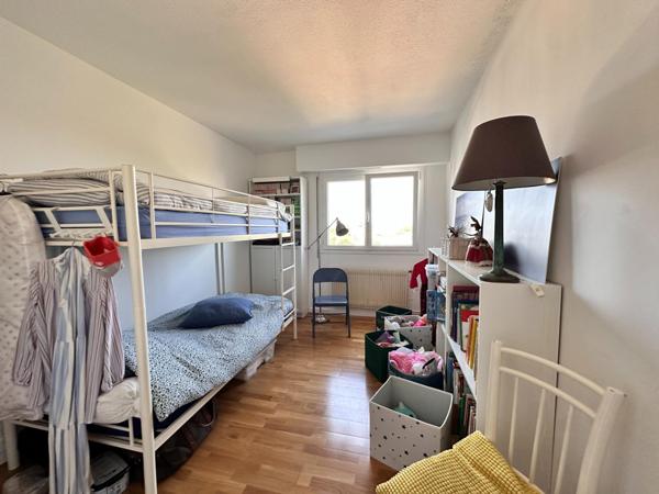 BORDEAUX CAUDERAN Eglise :T3 rénové, 2 ch, garage, cave, balcon