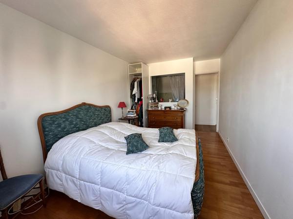 BORDEAUX CAUDERAN Eglise :T3 rénové, 2 ch, garage, cave, balcon