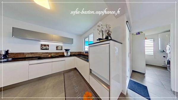 Les Trois-Îlets (972) Appartement T4 de prestige - Vue mer panoramique, loggia 30m2 avec spa et parkings couverts dans résidence sécurisée.