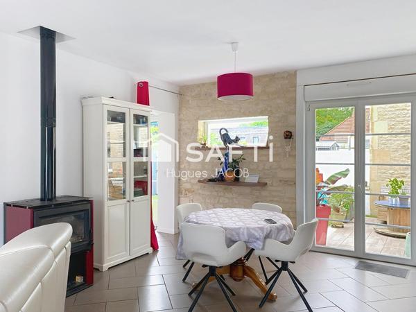 Charmante maison en pierre avec 4 chambres, un garage et terrasse