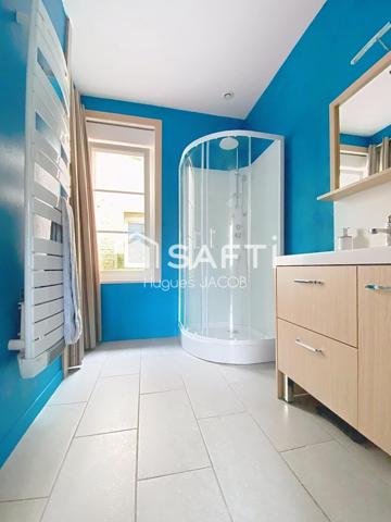 Charmante maison en pierre avec 4 chambres, un garage et terrasse