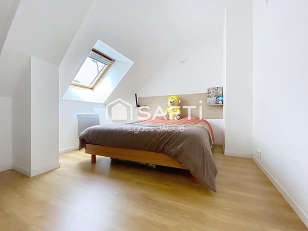 Charmante maison en pierre avec 4 chambres, un garage et terrasse