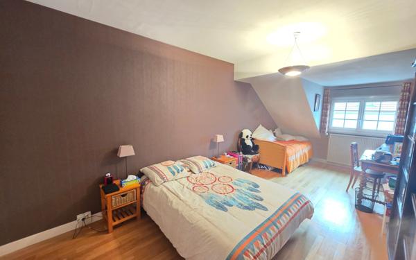 Immeuble à vendre    4 pièces • 363 m2 Houilles