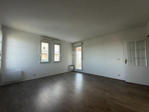 Appartement 2 pièces 50.84 m2 - Saint Germain en Laye Loyer 1 150 €/mois charges comprises **  - Référence  18719