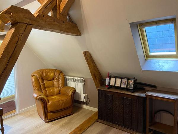 Maison et local commercial- Sable Sur Sarthe 8 pièce(s) 162 m2