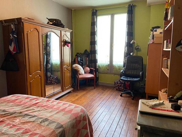 Maison et local commercial- Sable Sur Sarthe 8 pièce(s) 162 m2